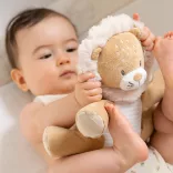 Nattou felhúzós zenélõ játék plüss nagy Flo, Ernest and Oli - Ernest, az oroszlán