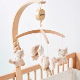 Nattou zenélõ-forgó plüss fa állvánnyal Flo, Ernest and Oli