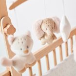 Nattou zenélõ-forgó plüss fa állvánnyal Flo, Ernest and Oli