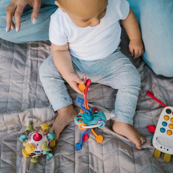 BabyOno szenzoros rágóka Star Ball 1585