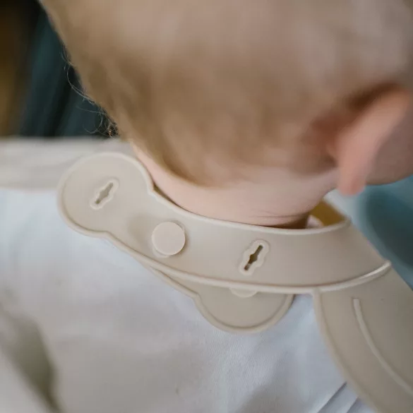 BabyOno elõke szilikon állítható bézs 1639/04