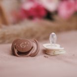 BabyOno játszócumi szimmetrikus szilikon dupla  Sweet Dreams 18 hó felett 1669/03