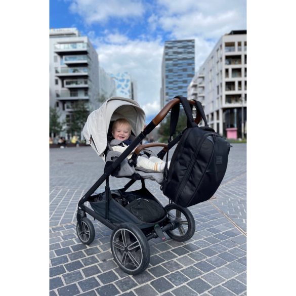 MiniMeis pelenkázó hátizsák és babarögzítõ hám étkezõszékhez Hero G5 Black