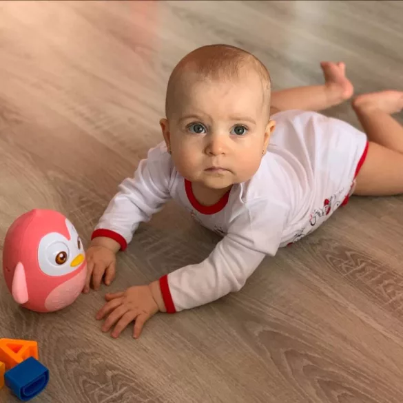 Baby Mix keljfeljancsi pingvin pink