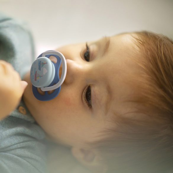 Philips AVENT játszócumi ultra air 6-18hó fiú Text 2db