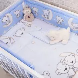 DOMBABY 3 részes ágynemű garnitúra fejvédővel  MACIS KÉK
