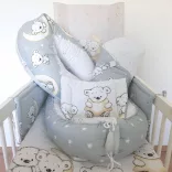 DOMBABY 3 részes ágynemű garnitúra fejvédővel  MACIS SZÜRKE