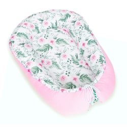   MTT Prémium Velvet babafészek - Fehér alapon rózsaszín virágok zöld levelekkel - rózsaszín háttal